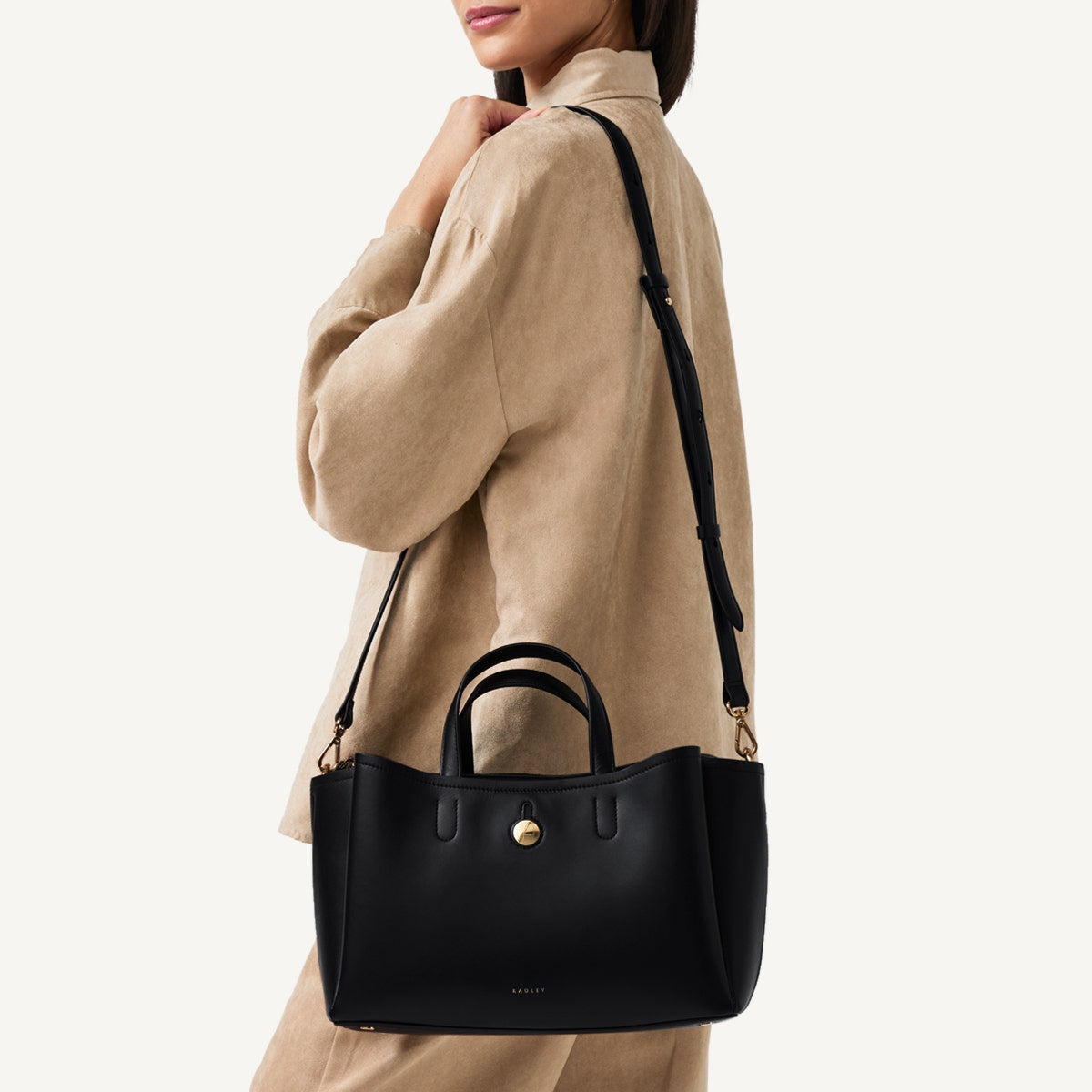 Bathurst Mews Leather Medium Ziptop Grab Bag in Black - 110658