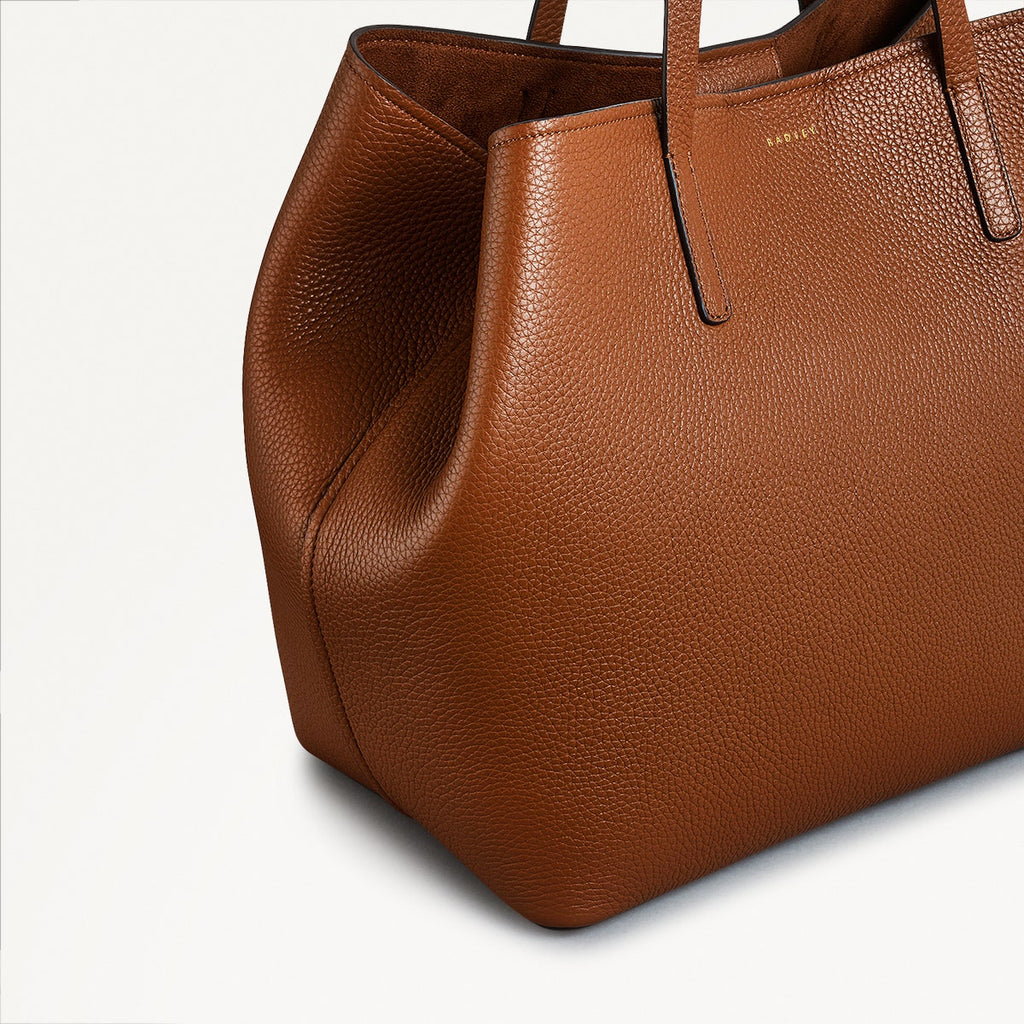 Dukes Place Large Open Top Tote Saddle - 111385