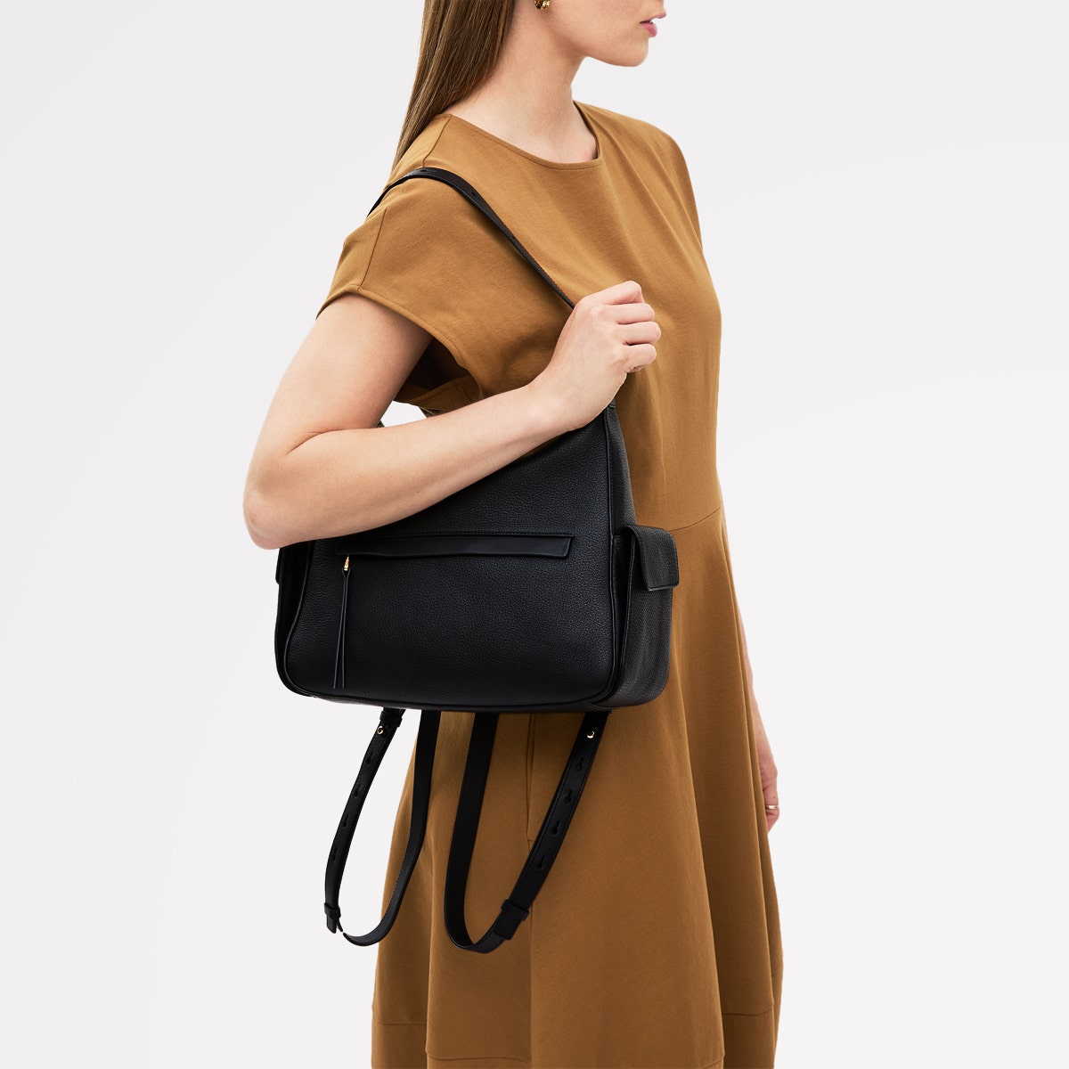 The Fitzrovia Leather Small Ziptop Backpack in Black - 111466