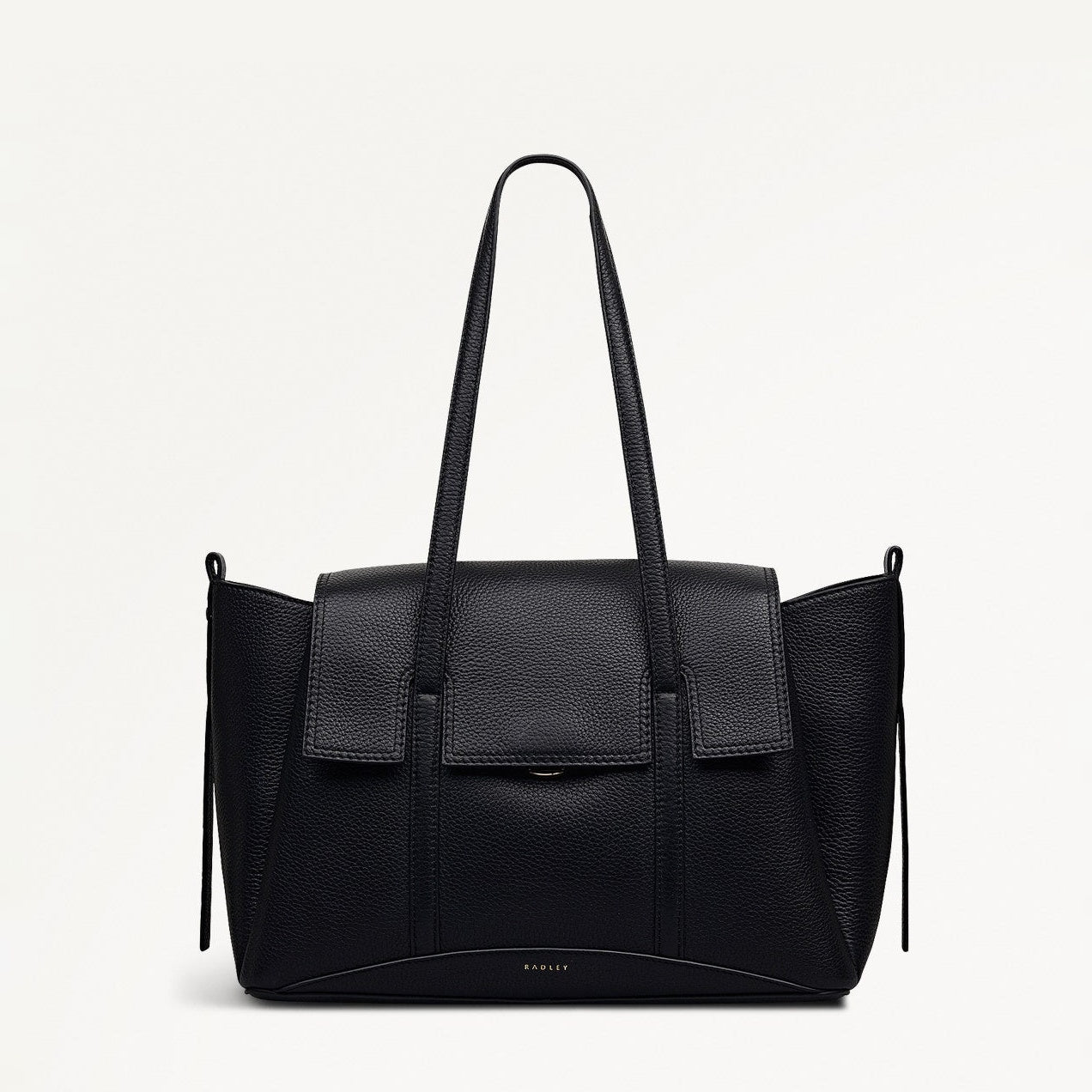 The Chancery Leather Medium Flapover Shoulder Bag in Black - 112164