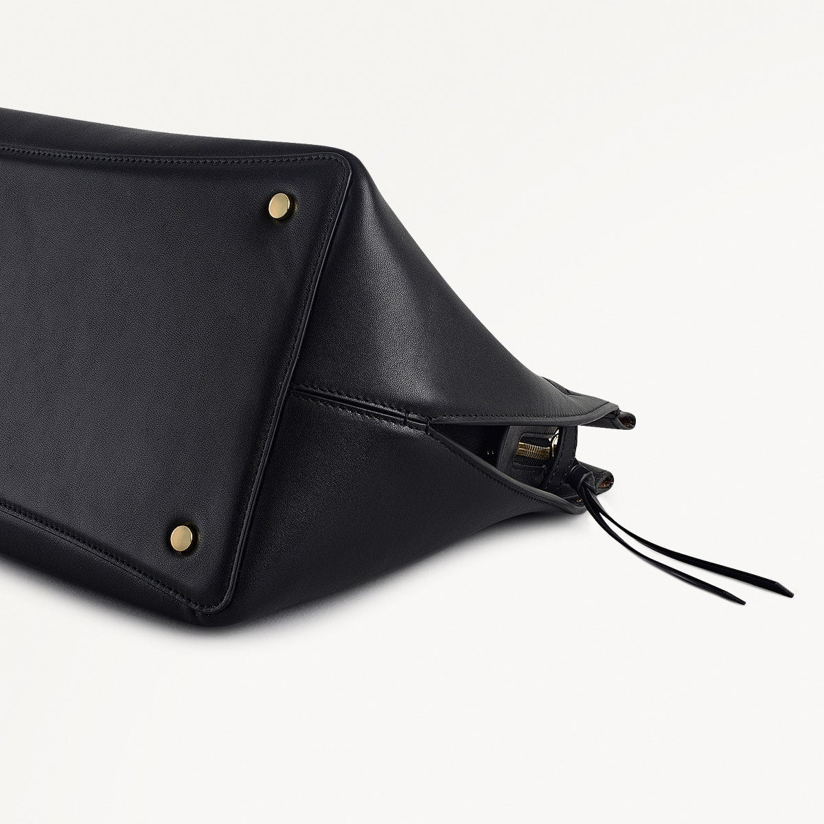 The Christina Leather Large Ziptop Shoulder Bag in Black - 112195