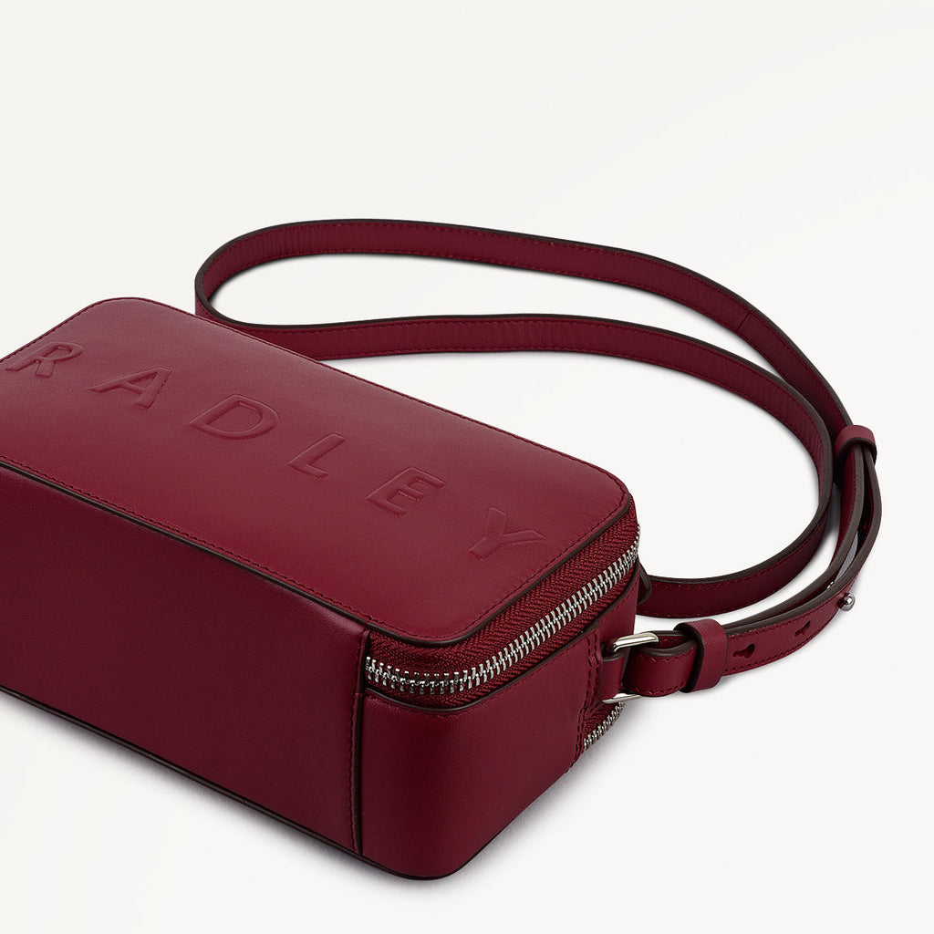 Calvert Road Leather Zip Around Cross Body Bag in Carmine - 112290