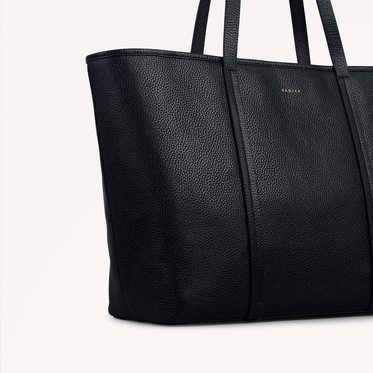 Templeton Place Leather Large Ziptop Tote Bag in Black - 112393