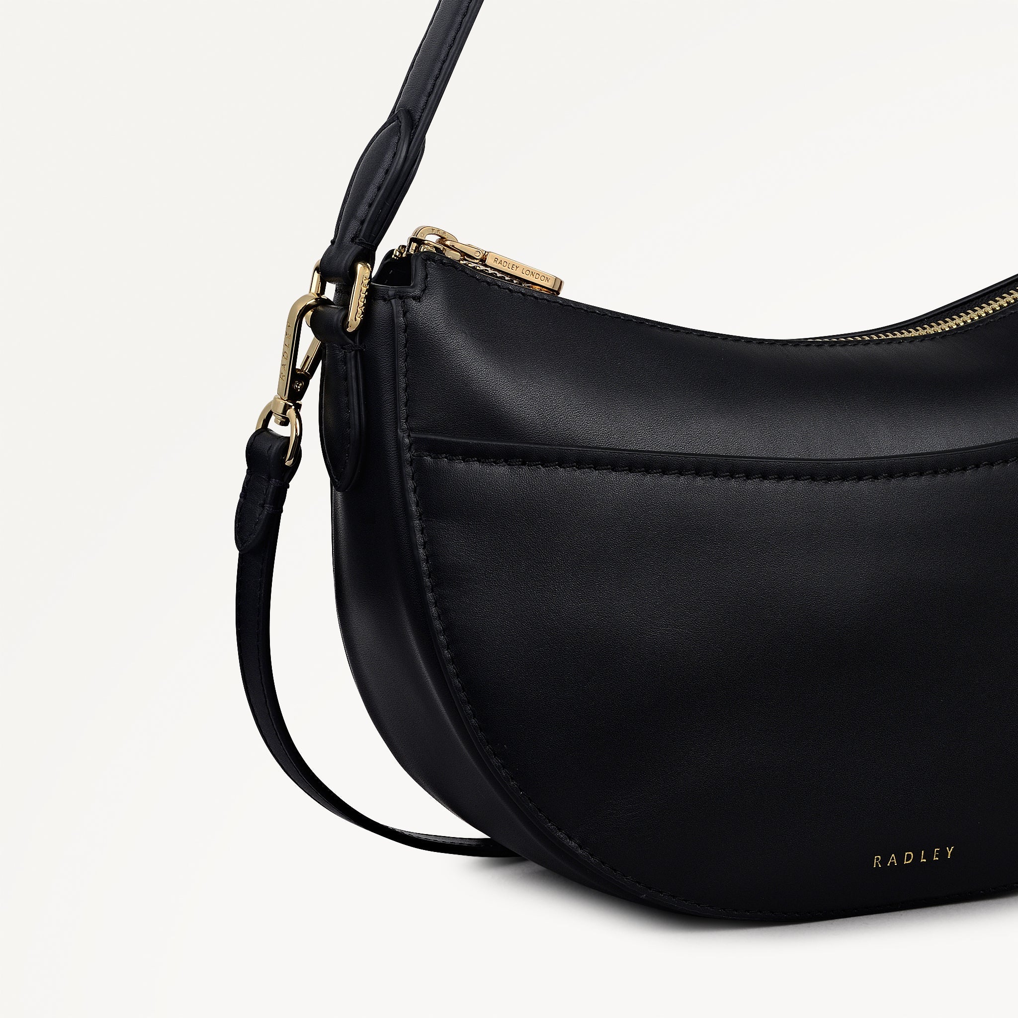 Portland Way Small Ziptop Shoulder Black - 113292