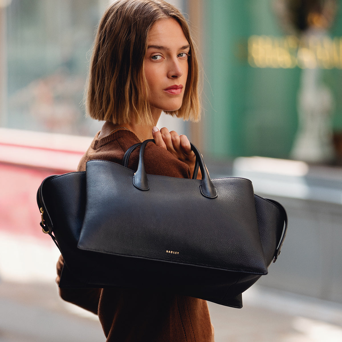 The Romilly Leather Large Ziptop Grab Bag in Black - 112269