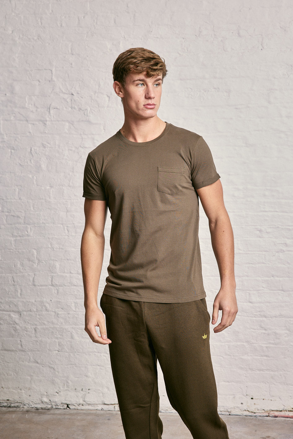 Crew Neck Pocket Roll T-Shirt