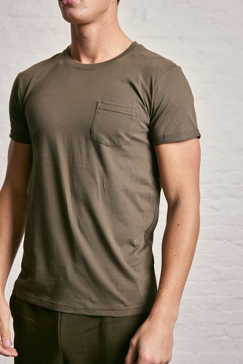 Crew Neck Pocket Roll T-Shirt