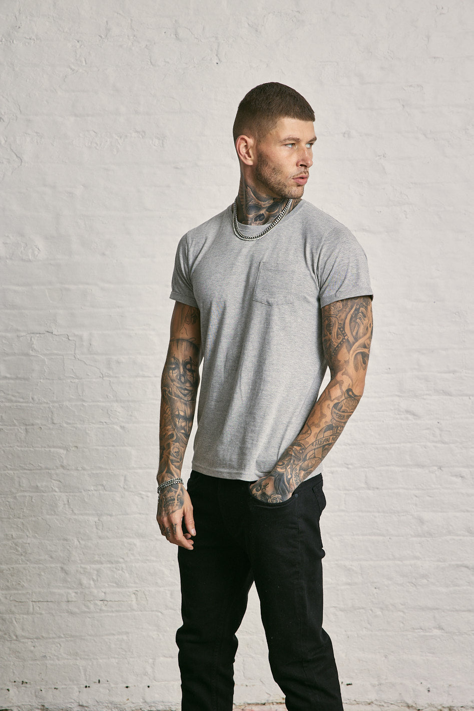Crew Neck Pocket Roll T-Shirt