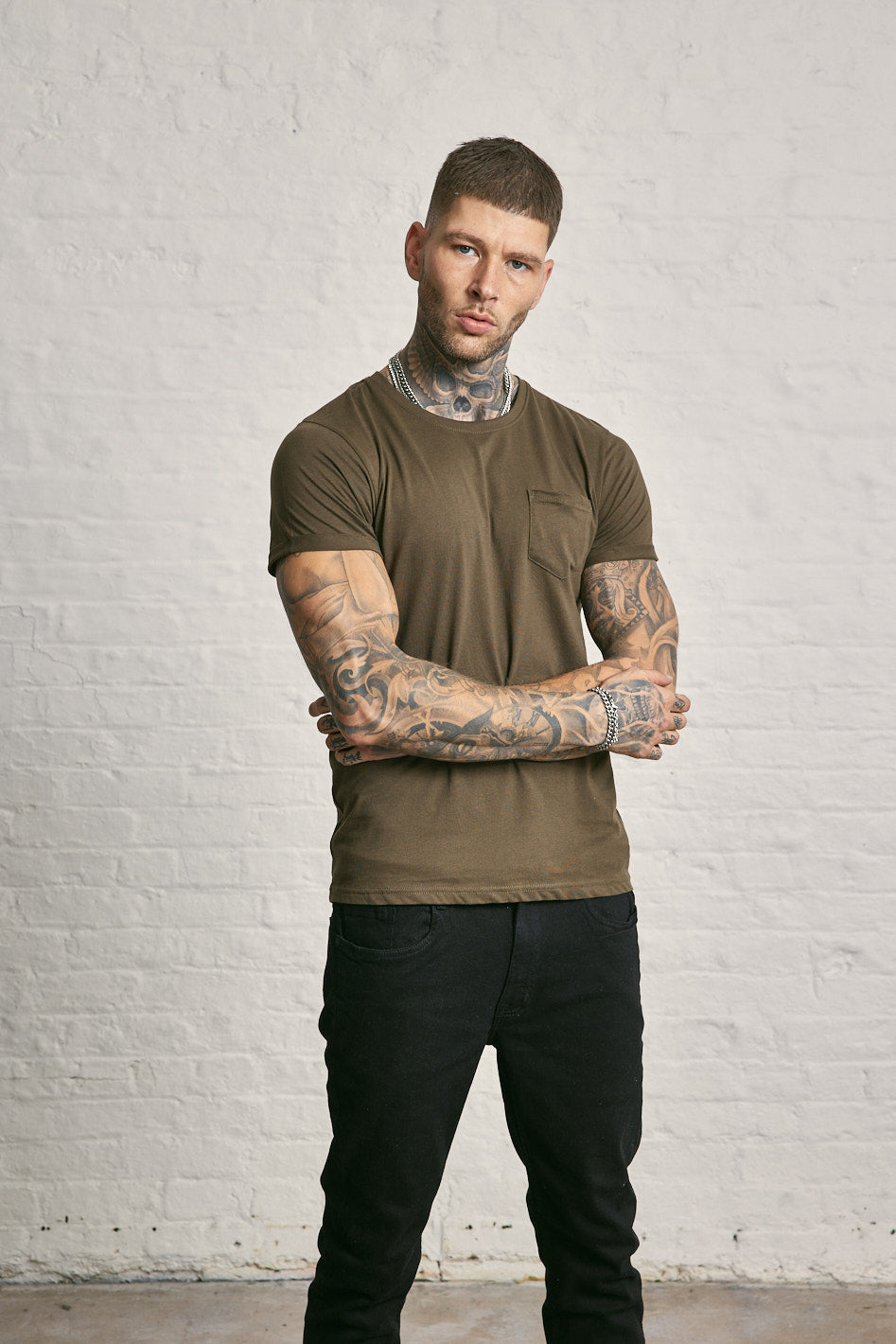 Crew Neck Pocket Roll T-Shirt