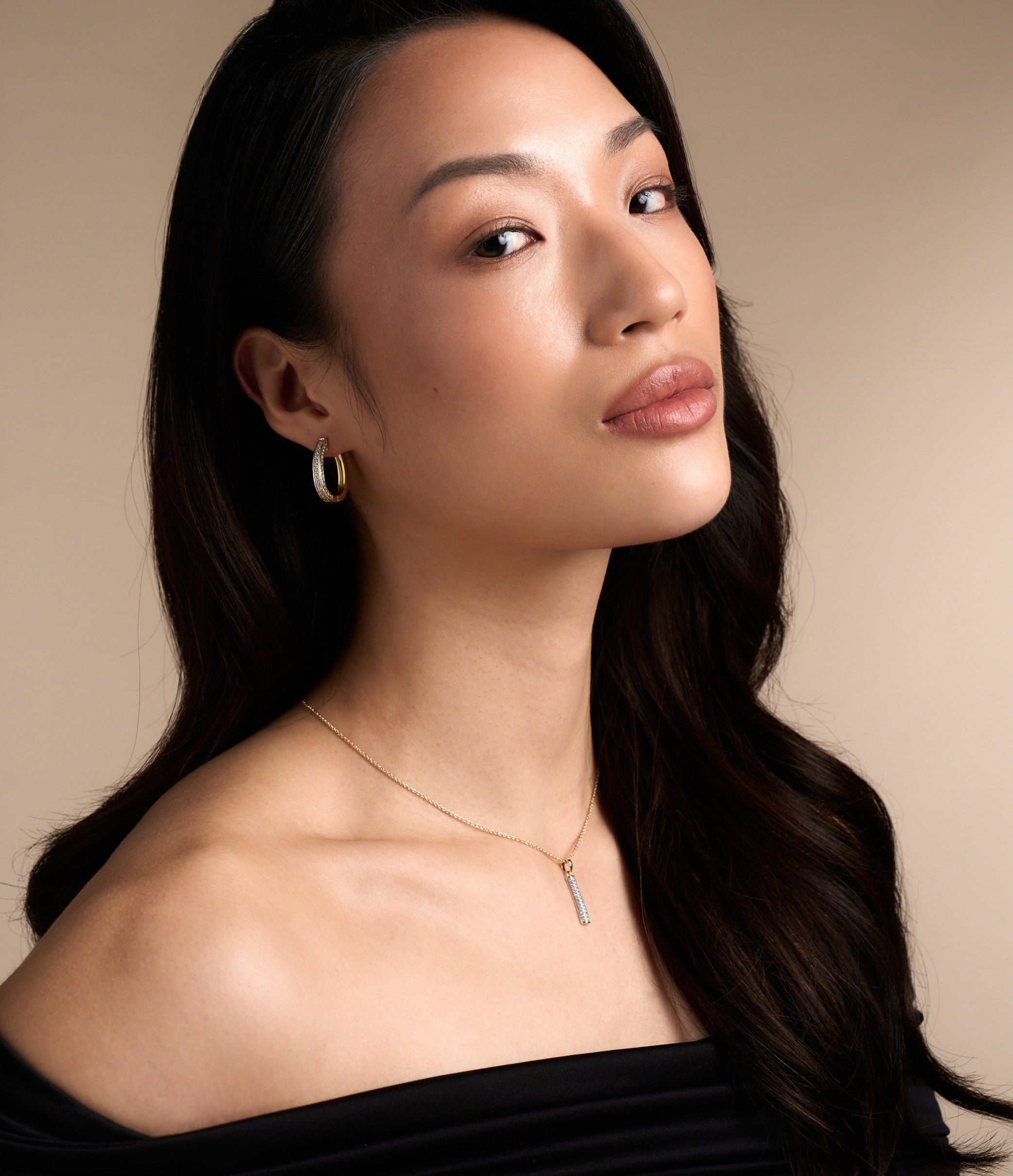 PAVE AND POLISHED HOOP