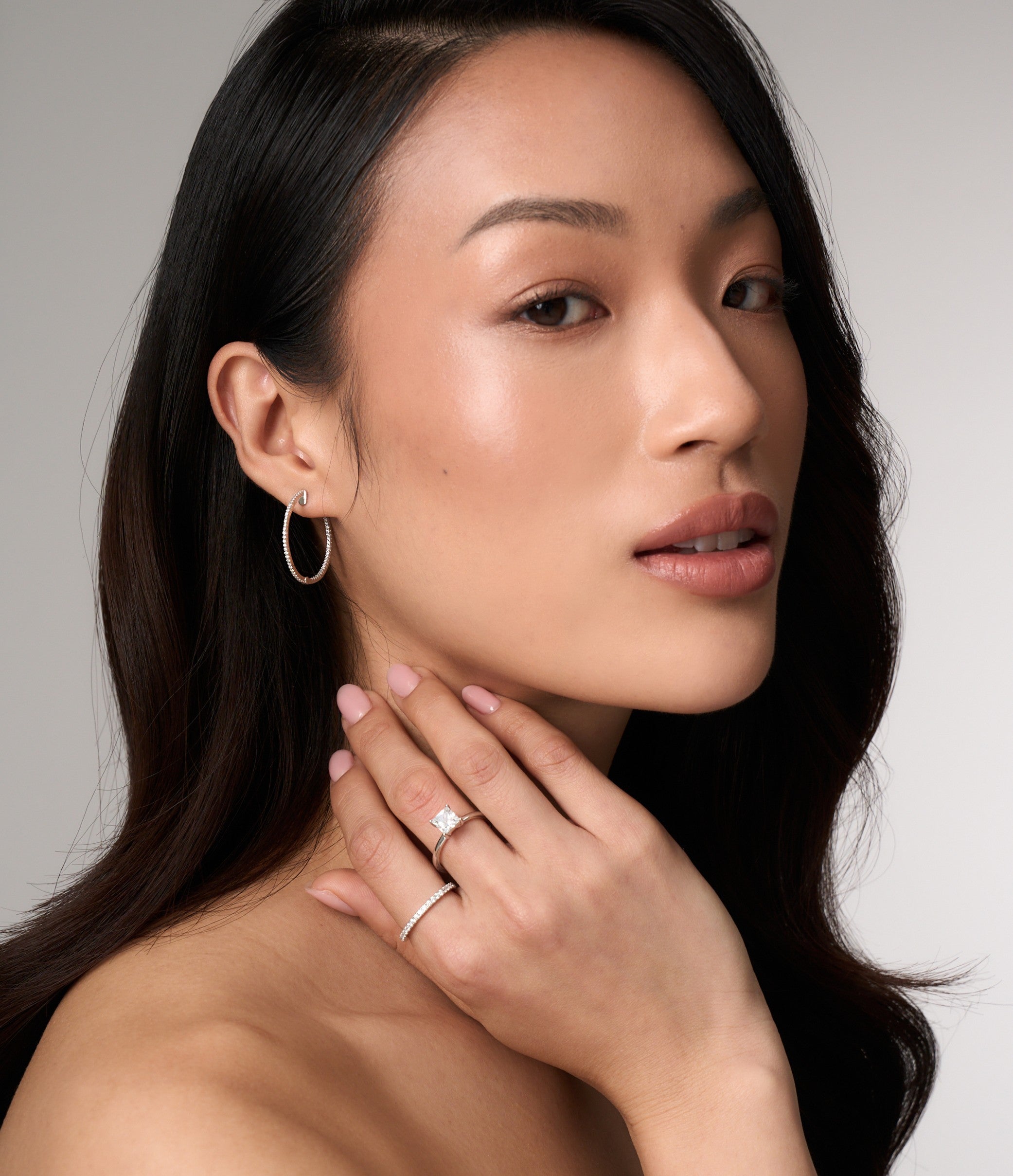 BUCKLEY LUXE - PAVÉ ROUND HOOP