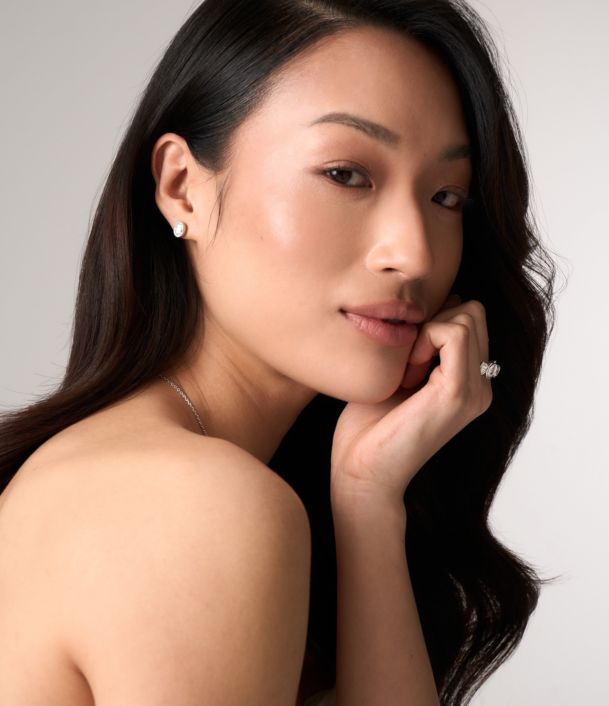 BUCKLEY LUXE - SILVER BEZEL SETTING OVAL STUD EARRINGS