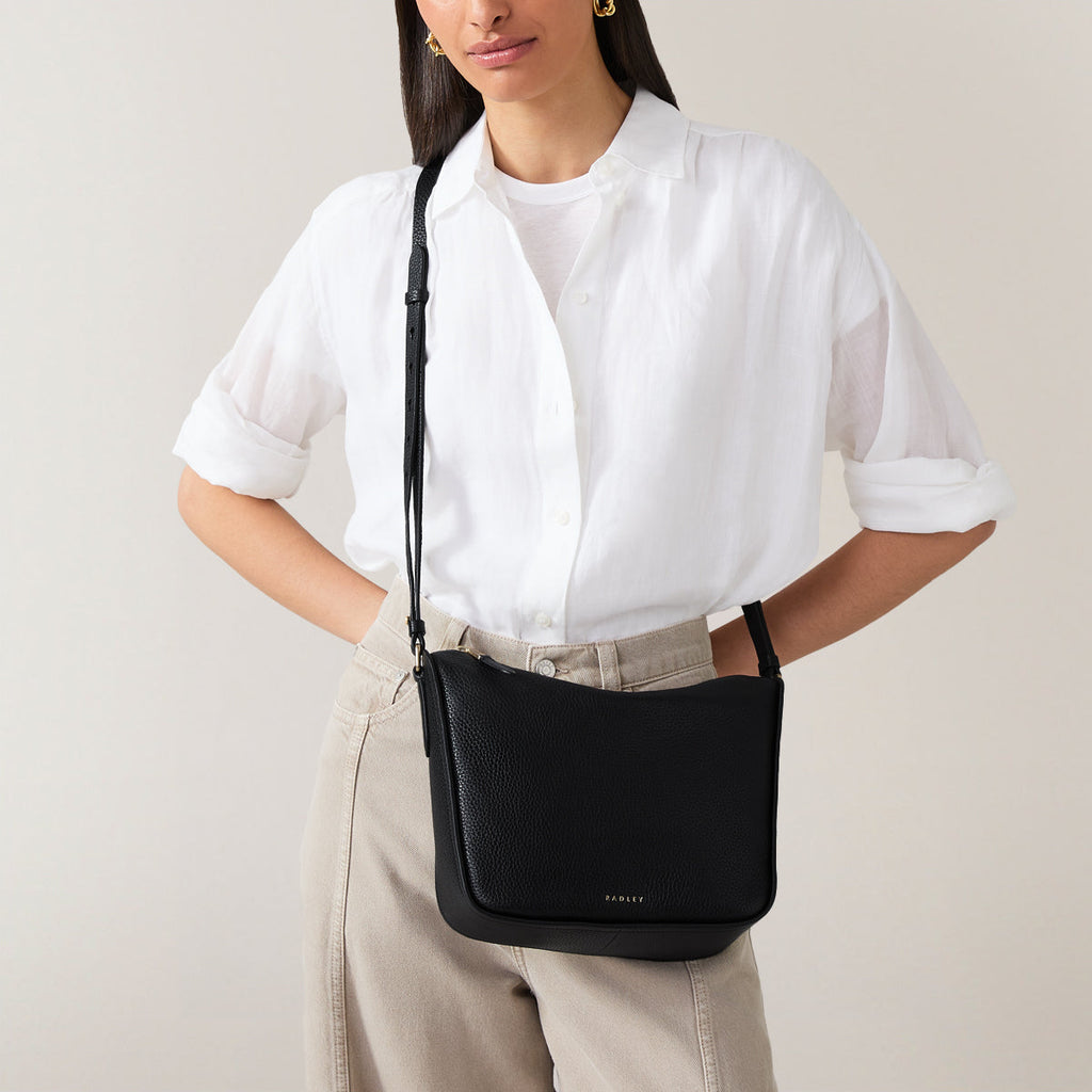Oak Street Medium Ziptop Cross Body Black - H2015001