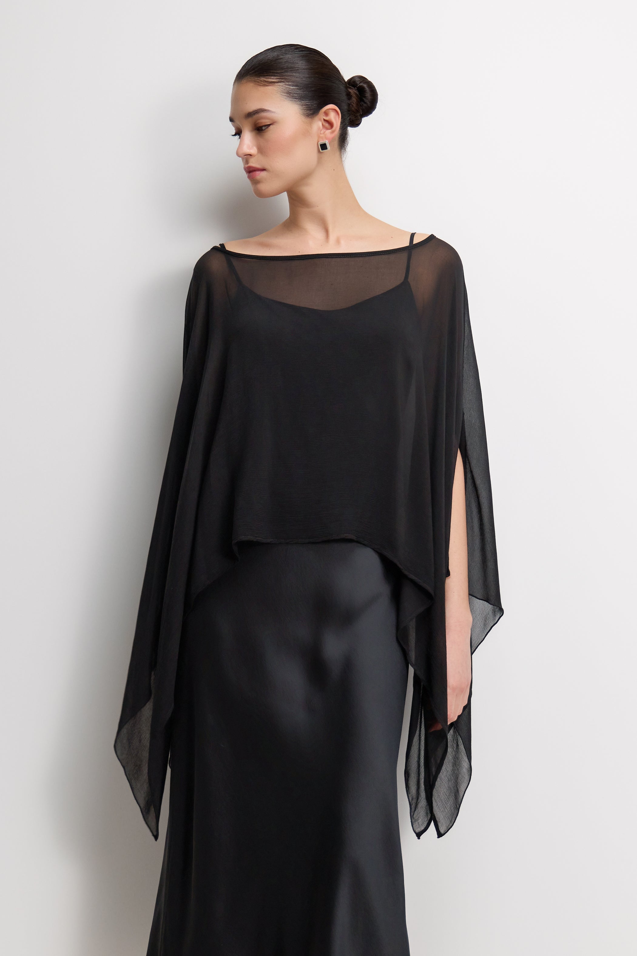 Emberly Lightweight Poncho | Black