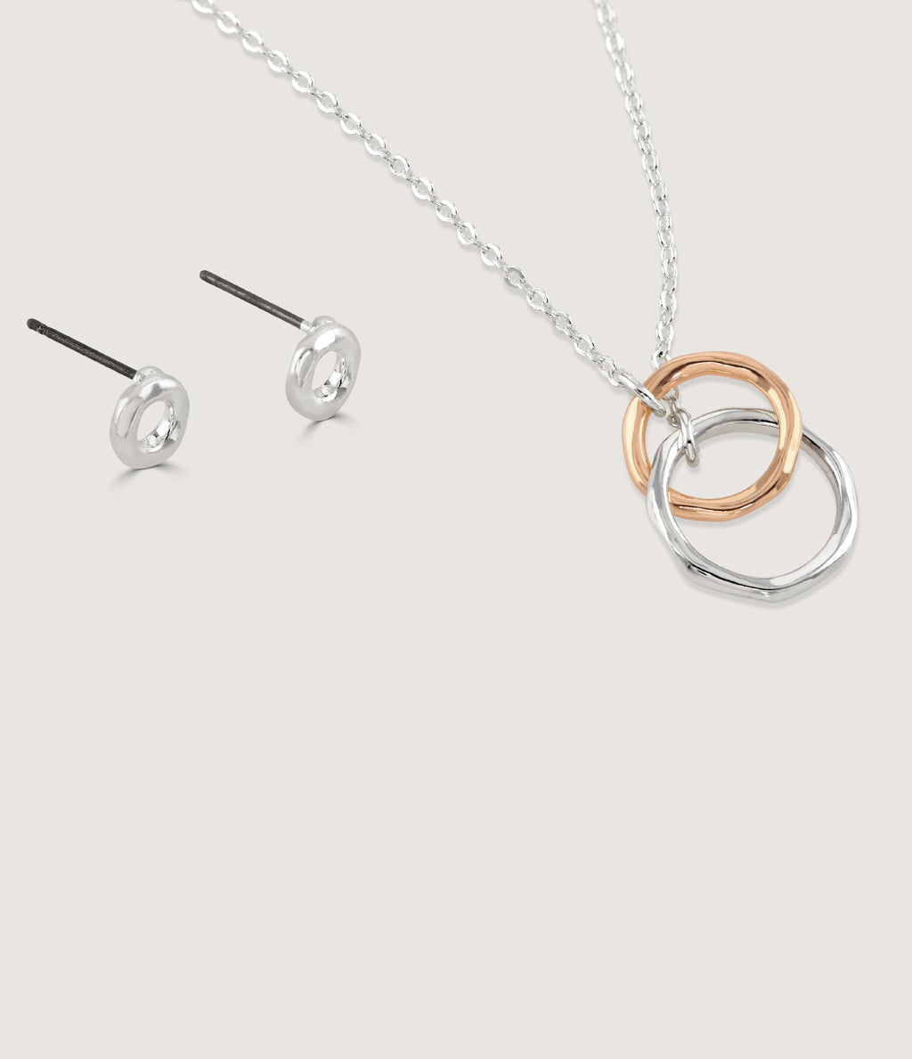 ENTWINED RINGS EARRINGS AND PENDANT SET