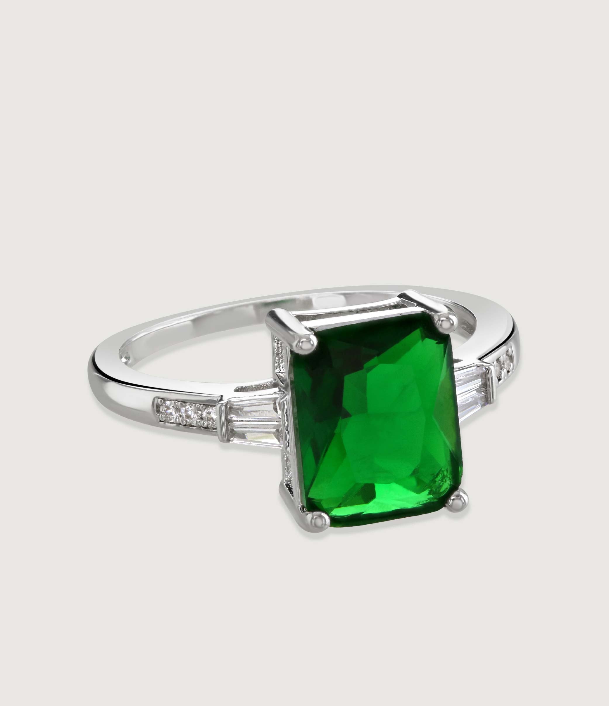 EMERALD WITH TAPERED BAGUETTE SHOULDERS RING