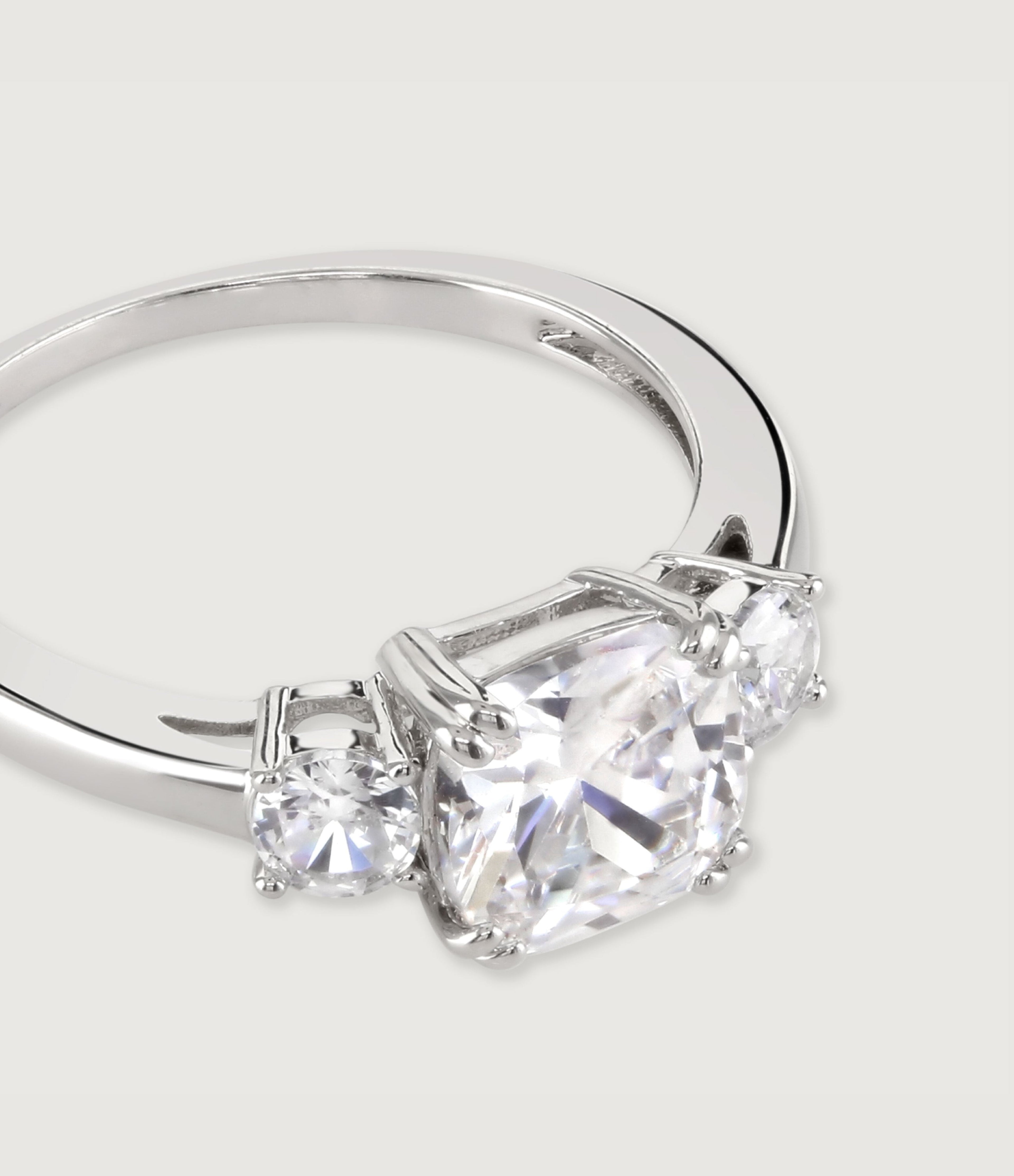 THE CARAT COLLECTION - CLEAR MEGHAN SPARKLE RING