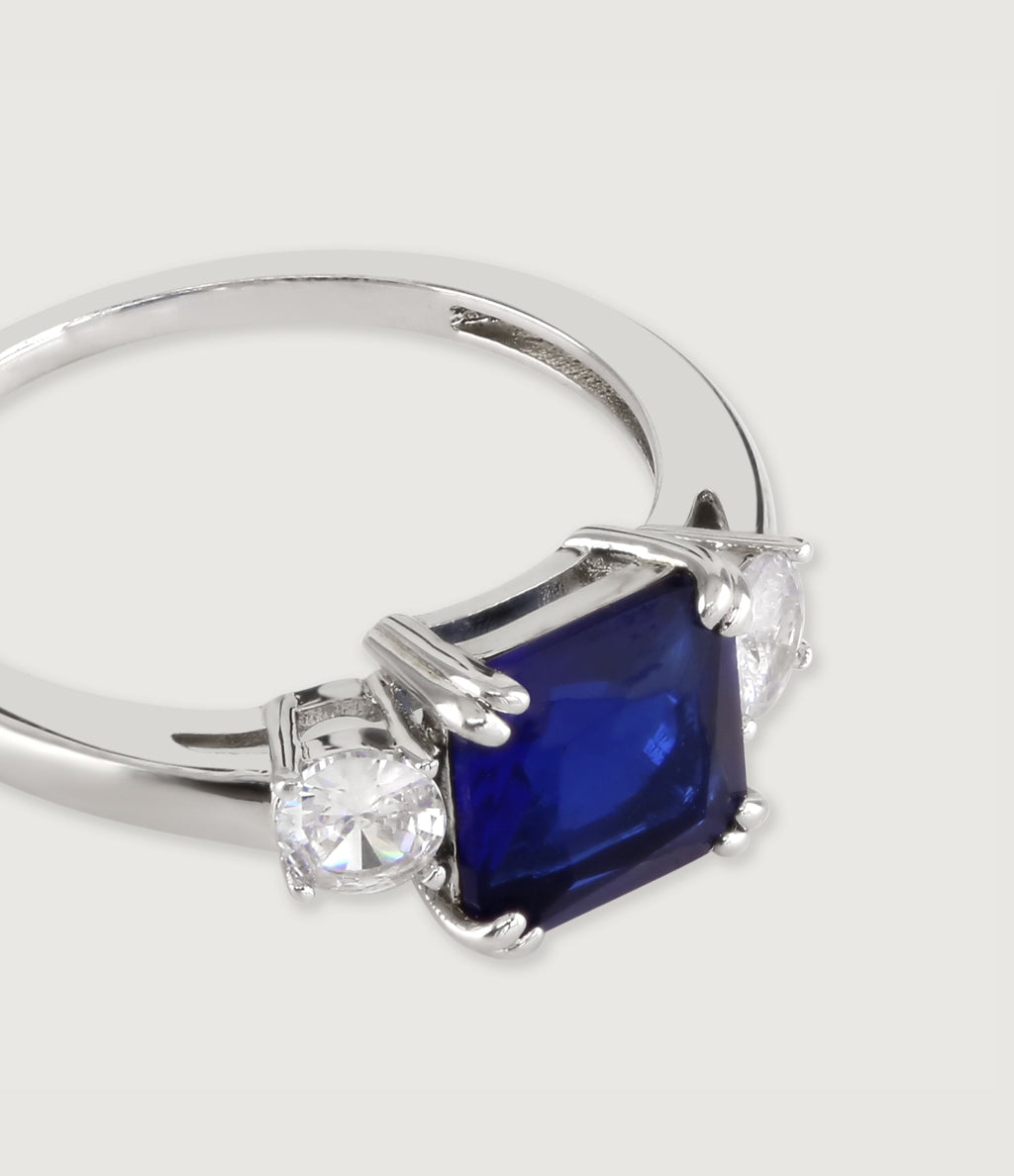 SAPPHIRE CUSHION MEGHAN SPARKLE RING