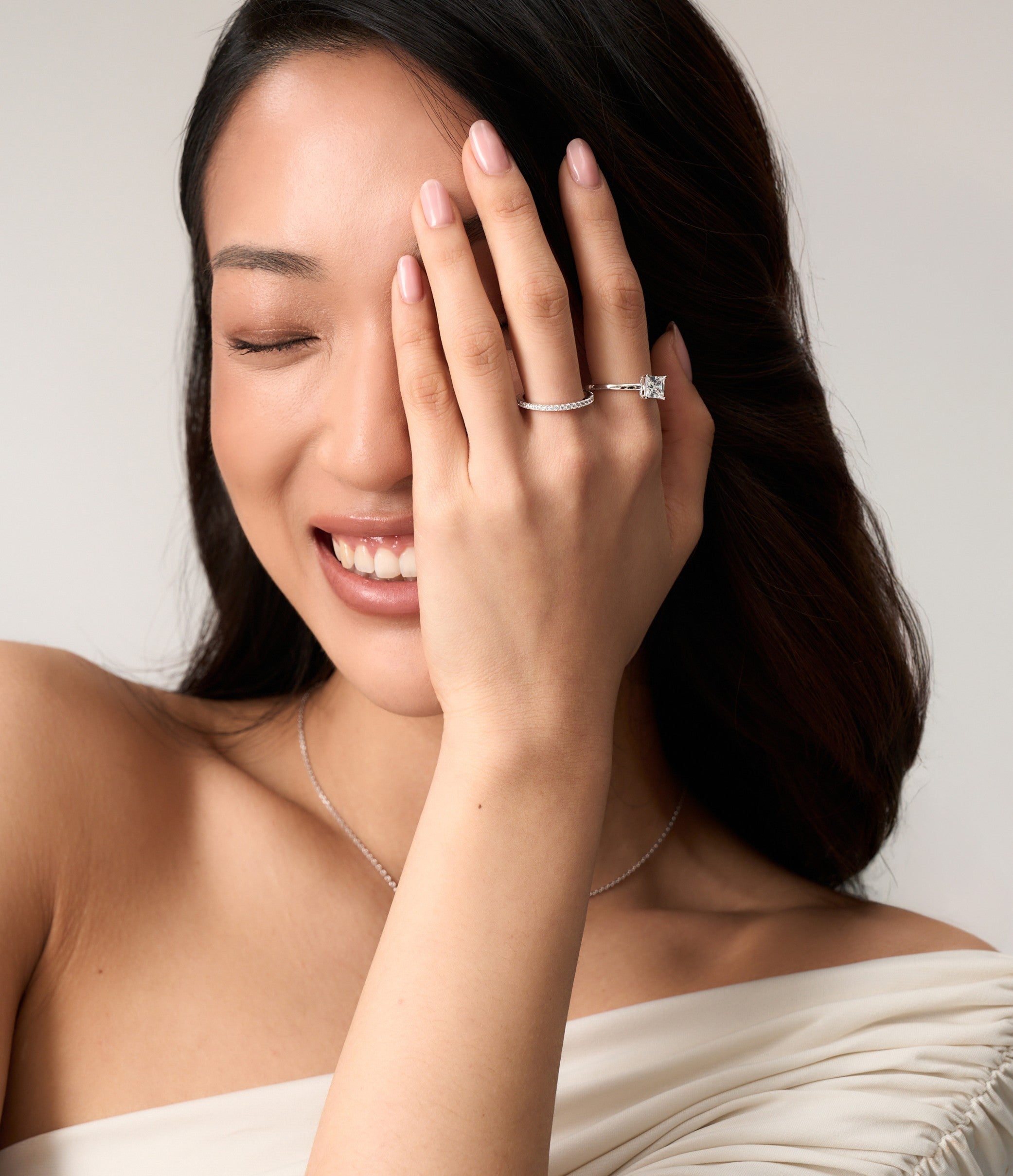 BUCKLEY LUXE - CLAW SET PRINCESS CUT RING