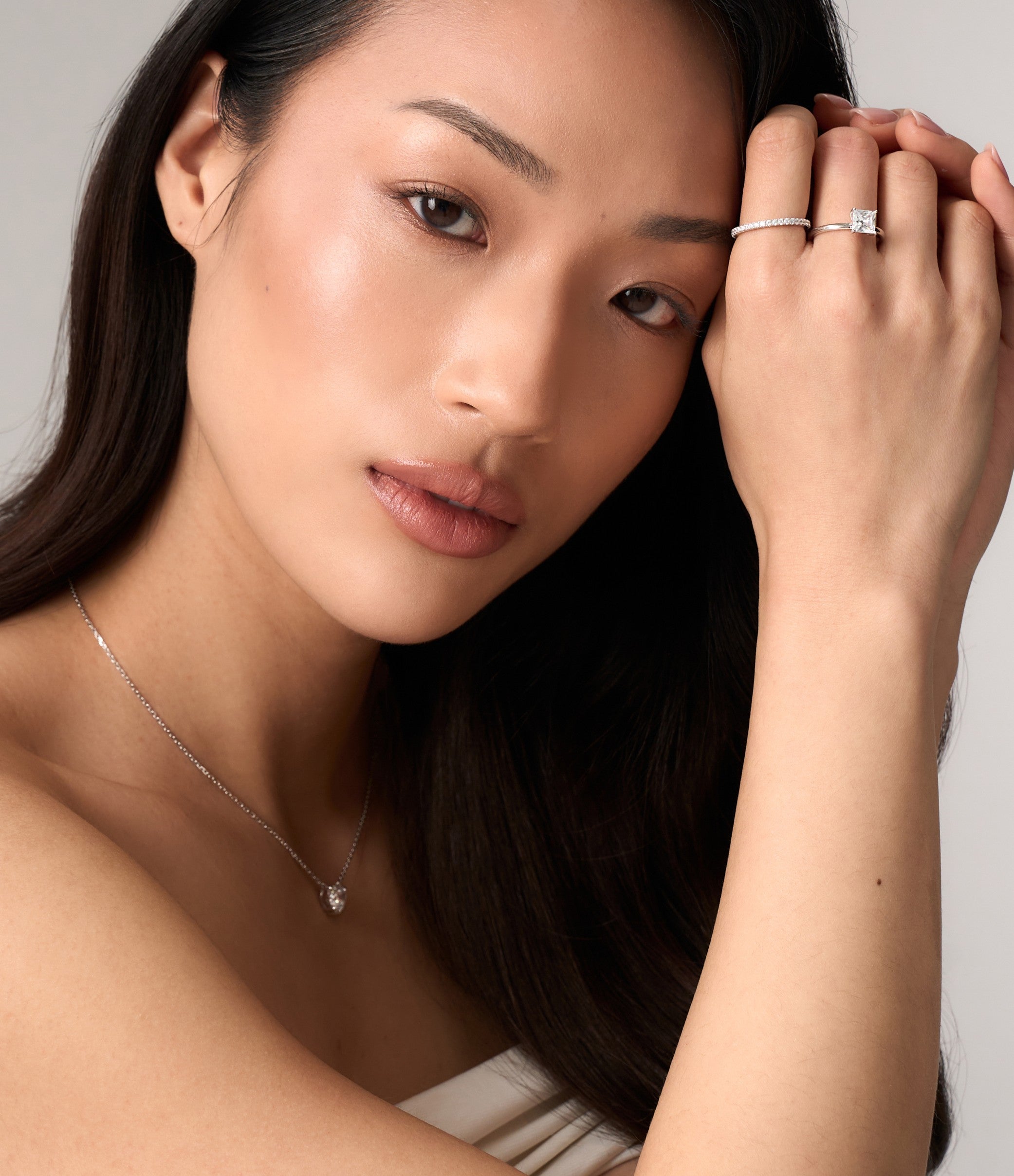 BUCKLEY LUXE - CLAW SET PRINCESS CUT RING