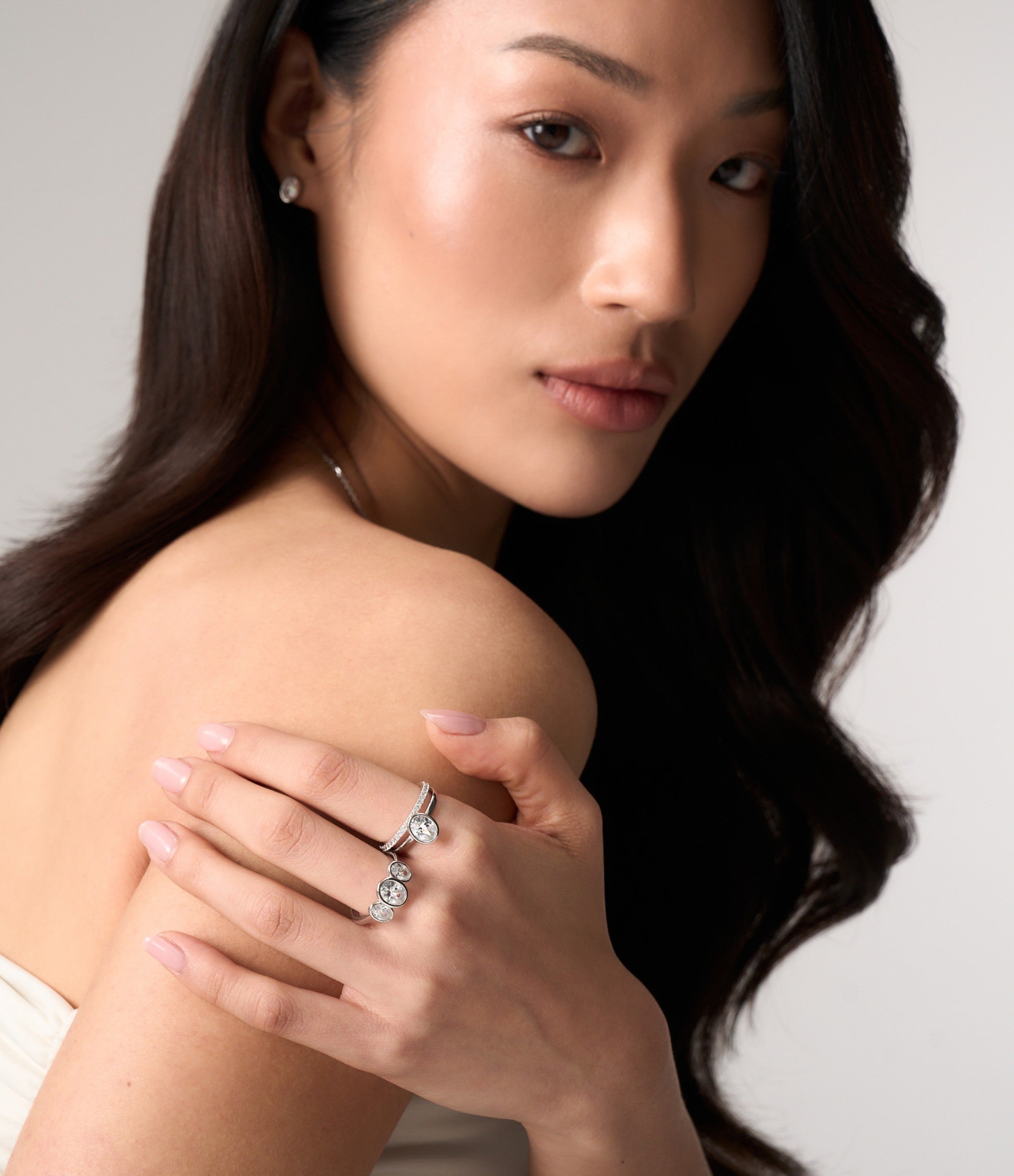 BUCKLEY LUXE - SILVER BEZEL SET OVAL RING