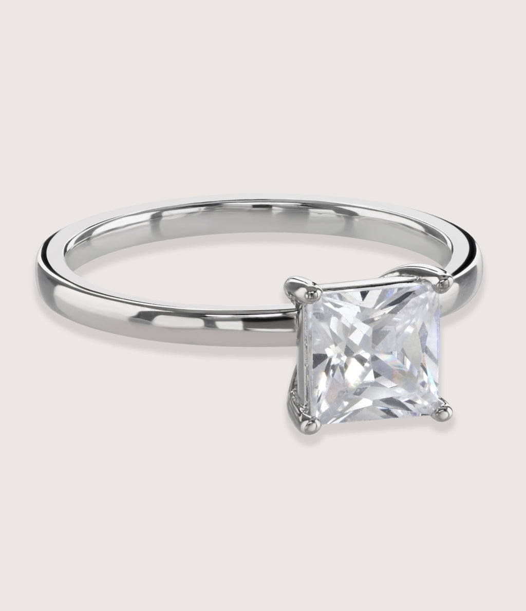 BUCKLEY LUXE - CLAW SET PRINCESS CUT RING
